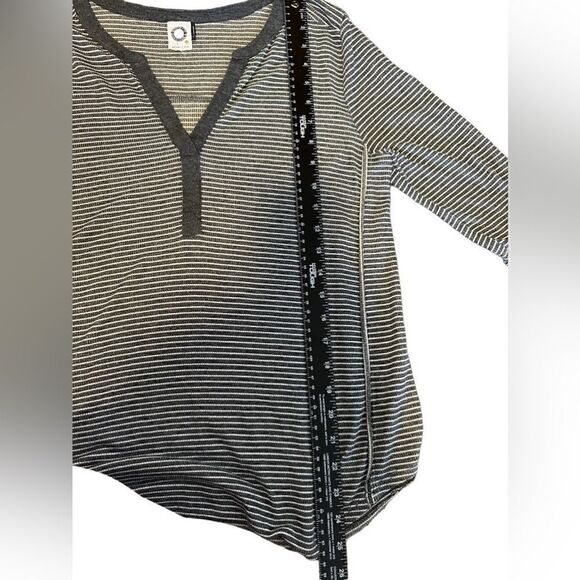 Anthropologie- {Akemi + Kin} Alunda Lurex Grey and White Striped Top, Size Large - Picture 6 of 10